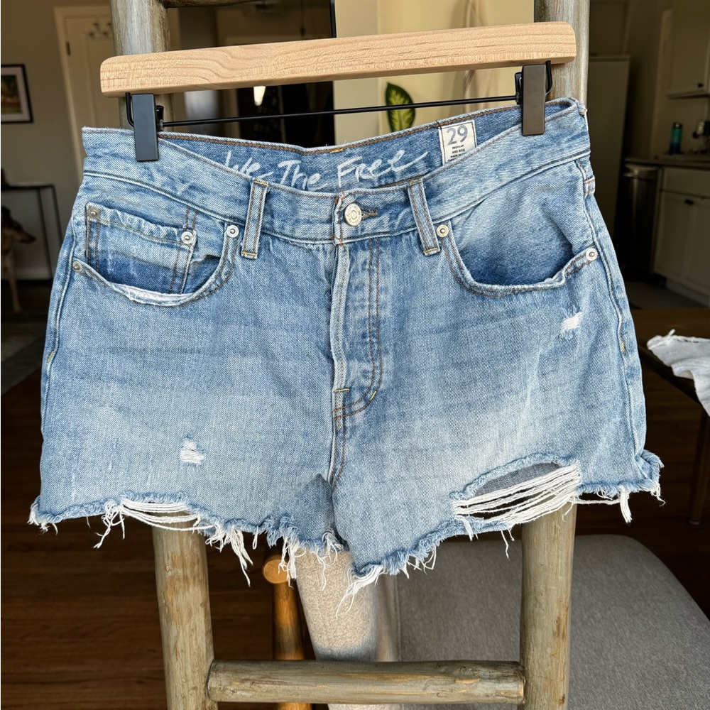 We The Free light denim shorts 29 regular mid rise